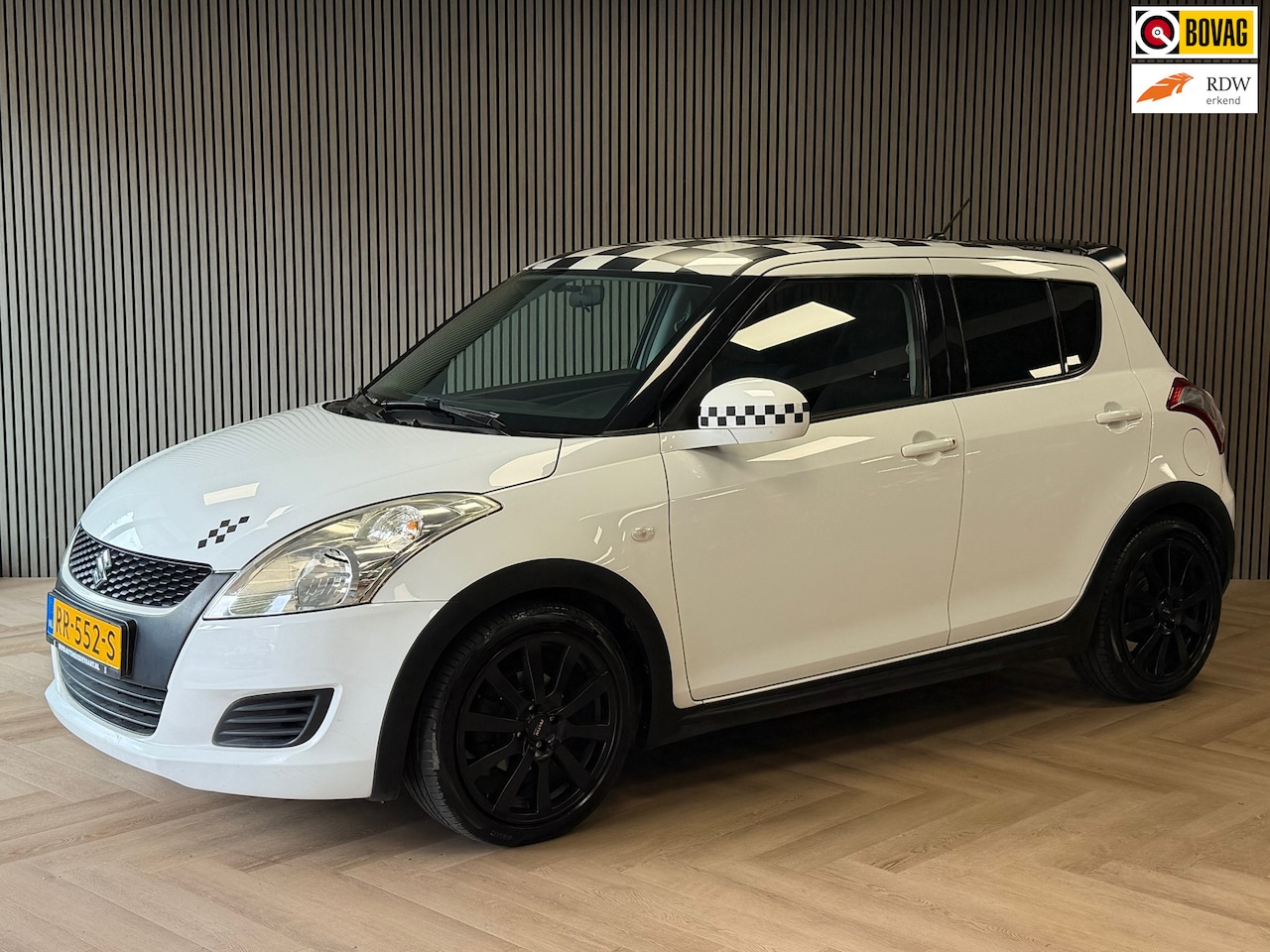Suzuki Swift - 1.2 Exclusive AUTOMAAT AIRCO CAMERA MEDIASCHERM USB - AutoWereld.nl