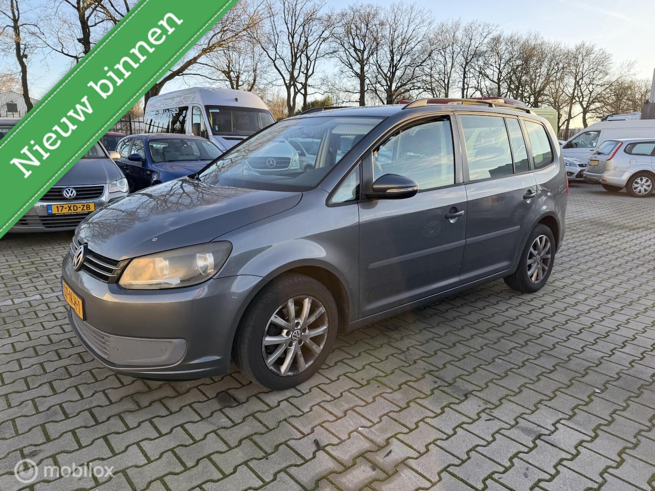 Volkswagen Touran - 1.6 TDI Trendline BlueMotion 1.6 TDI Trendline BlueMotion - AutoWereld.nl