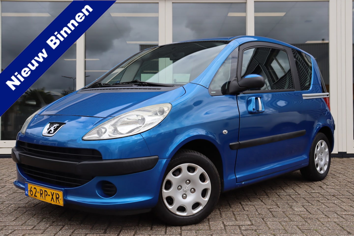 Peugeot 1007 - 1.4 Urban 1.4 Urban, NAP, ELEK. RAMEN, Prijs is Rijklaar - AutoWereld.nl