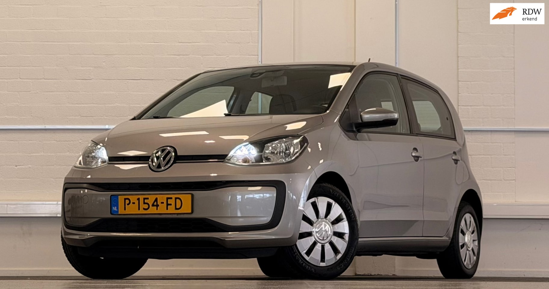 Volkswagen Up! - 1.0i BMT take up! Parkeerhulp Airco Bluetooth Mooi! - AutoWereld.nl