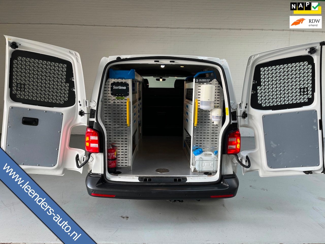 Volkswagen Transporter - Servicewagen 2.0 TDI 100pk euro6 L1H1 Highline, Victron V230 omvormer, Sortimo inrichting, - AutoWereld.nl
