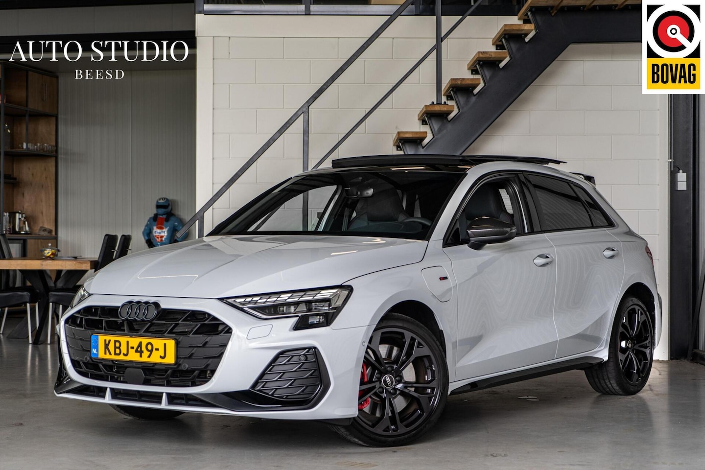 Audi A3 Sportback - 45 TFSI e S-line | Pano | Sonos | Massage | Rode stiksels | Carbon | Sfeer - AutoWereld.nl