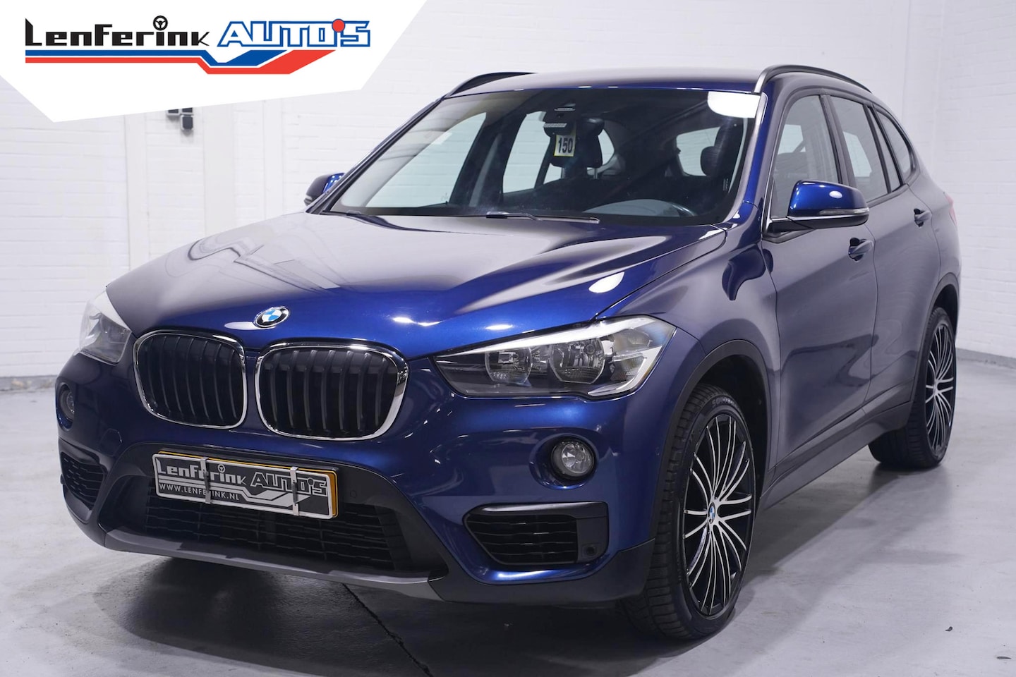 BMW X1 - sDrive18i Advantage Navi Sportstoelen Clima Stoelverwarming PDC v+a 19 Inch velgen - AutoWereld.nl