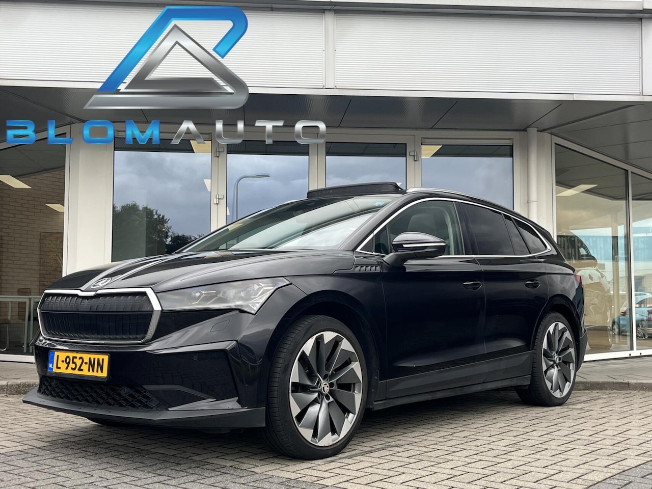 Skoda Enyaq iV - SOH91% PANO+ACC+TREKH+KEYLESS+MATRIX+WARMTEPO - AutoWereld.nl
