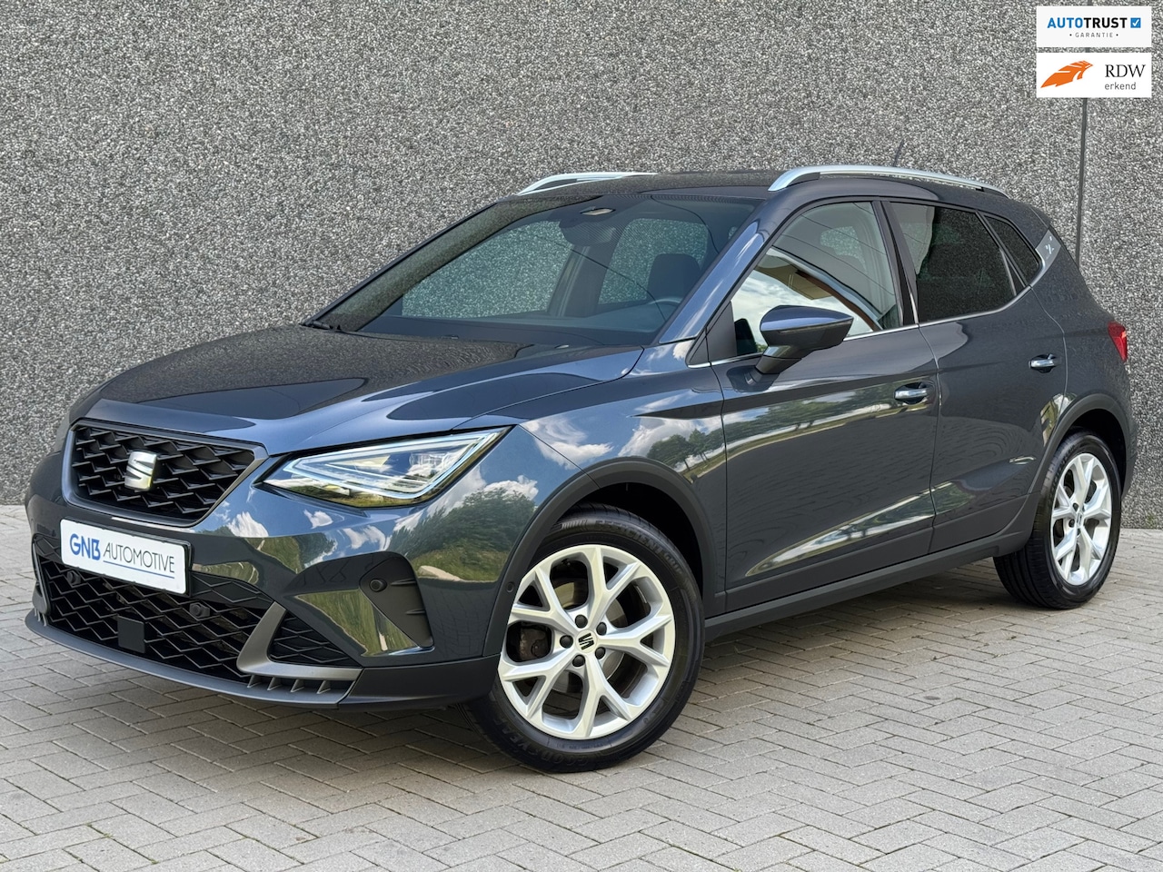 SEAT Arona - 1.0 TSI FR | Carplay | Rijstrook assistent | Cruise control | Camera | Climate control | N - AutoWereld.nl