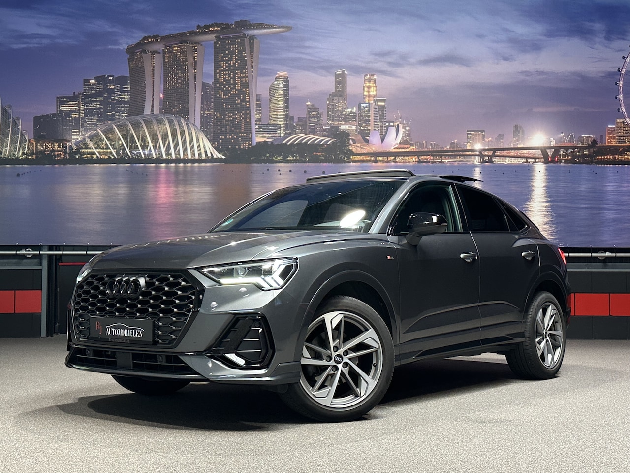 Audi Q3 Sportback - 35 TFSI 3xS-Line Trekhaak|Keyless|Sfeerlicht|Camera|Panorama|Full Option - AutoWereld.nl