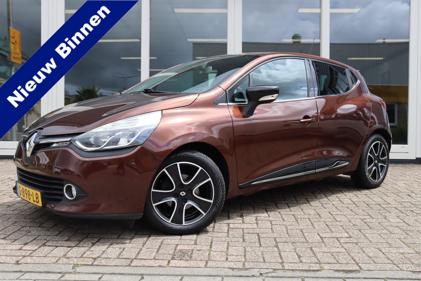 Renault Clio - 1.2 GT 1.2 GT, Airco, Automaat, Cruise, Navi, Stoelverwarming, Prijs is Rijklaar Inclusief 6 Maan - AutoWereld.nl