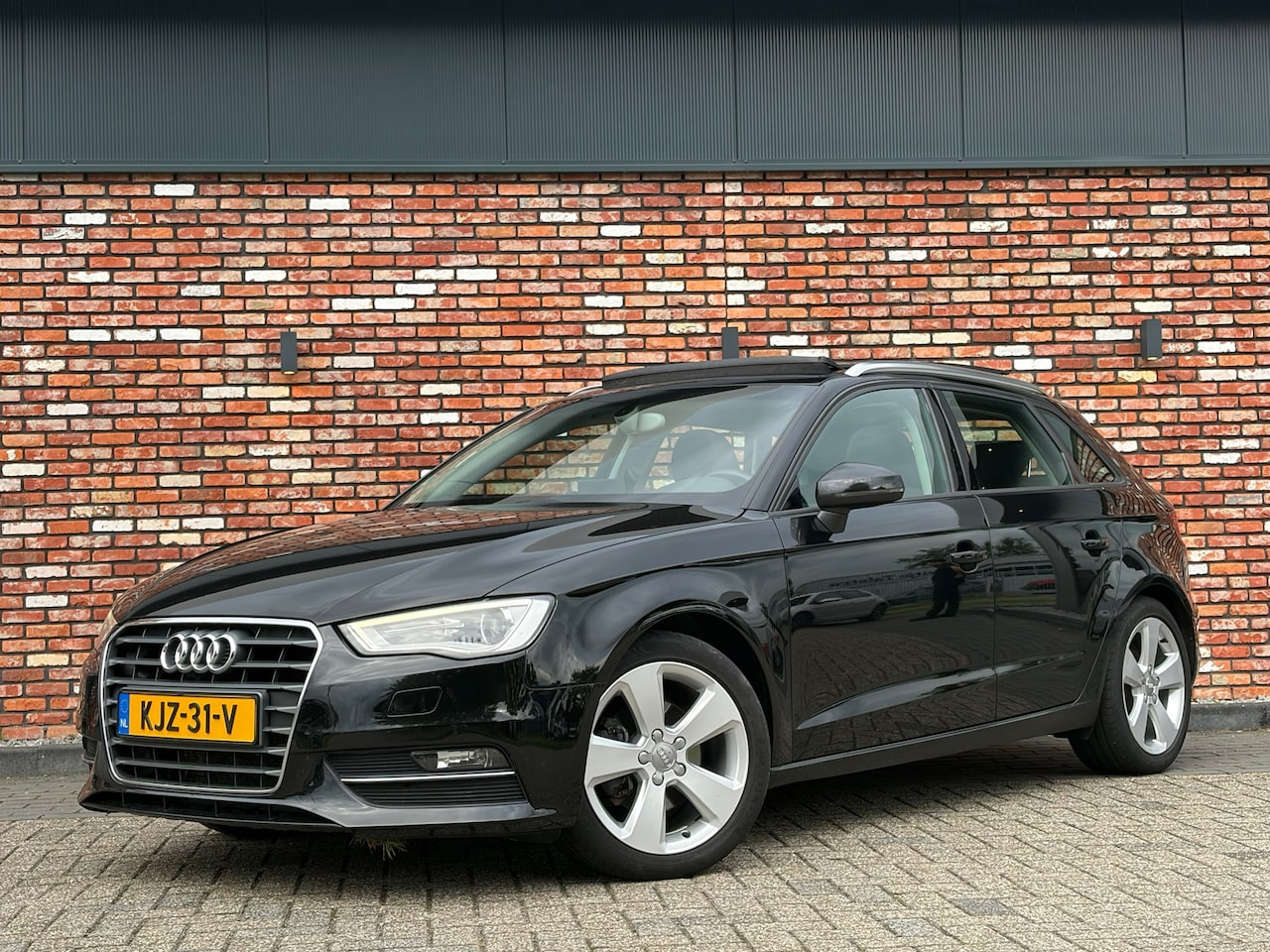 Audi A3 Sportback - 1.4 TFSI Ambiente Pro Line Plus Pano Trekhaak Led Stoelverw Nav/Cruise Voll.Onderhouden! - AutoWereld.nl