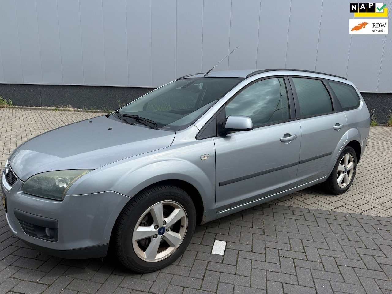 Ford Focus Wagon - 1.6-16V First Edition 1.6-16V First Edition NIEUWE APK - AutoWereld.nl