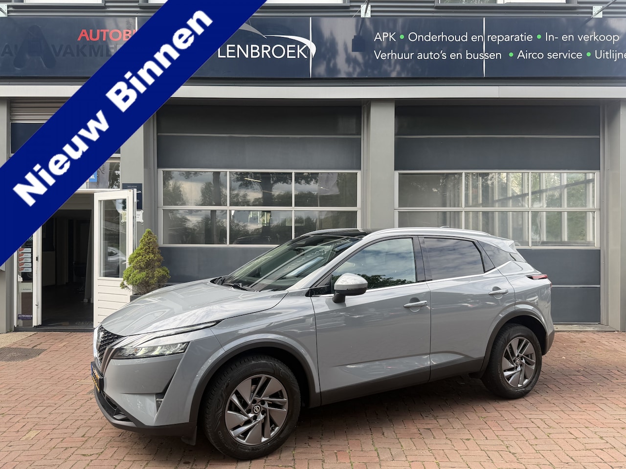 Nissan Qashqai - 1.3 MHEV Xtronic Acenta Bj 2022 Navi,Automaat,Camera,Trekhaak Km 61.147 Nap 2e eigenaar - AutoWereld.nl