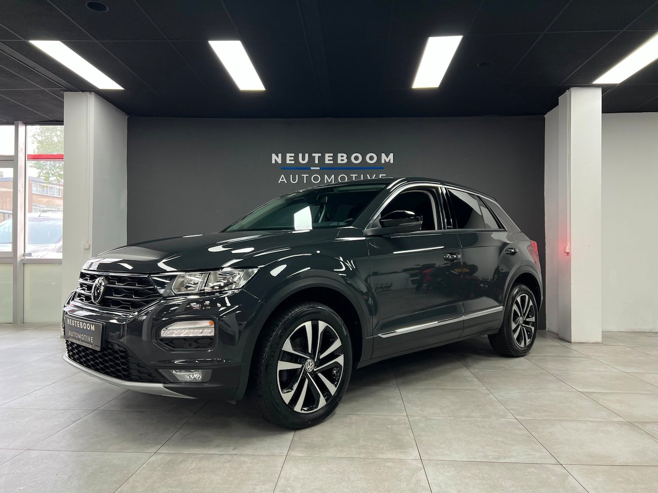 Volkswagen T-Roc - 1.0 TSI united | Sfeer | Lane | Carplay - AutoWereld.nl