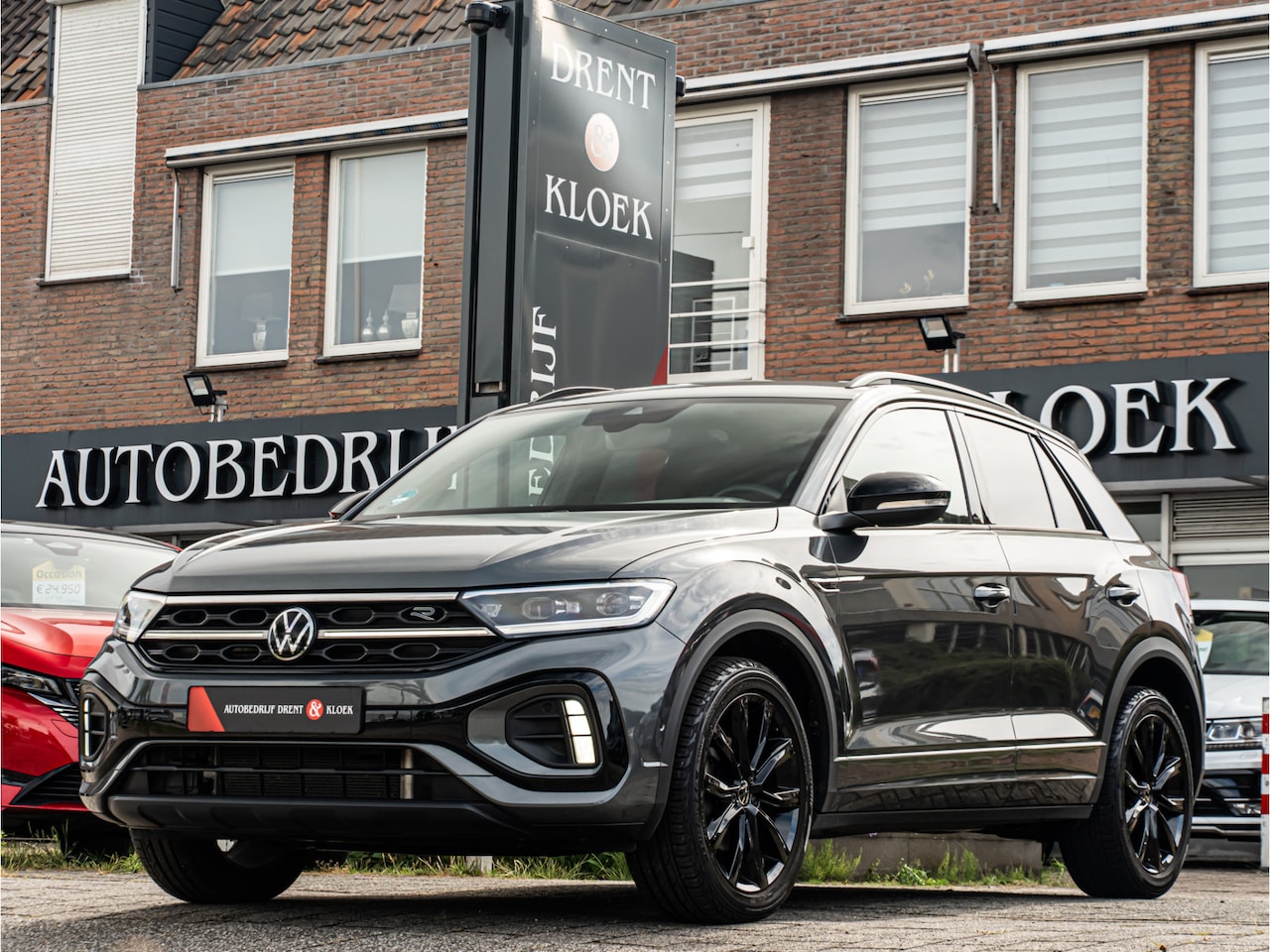 Volkswagen T-Roc - 1.5 TSI R-Line Business+ CAMERA IQ LED 18 INCH BLACK OPTIC TREKHAAK VIRTUAL DASH - AutoWereld.nl