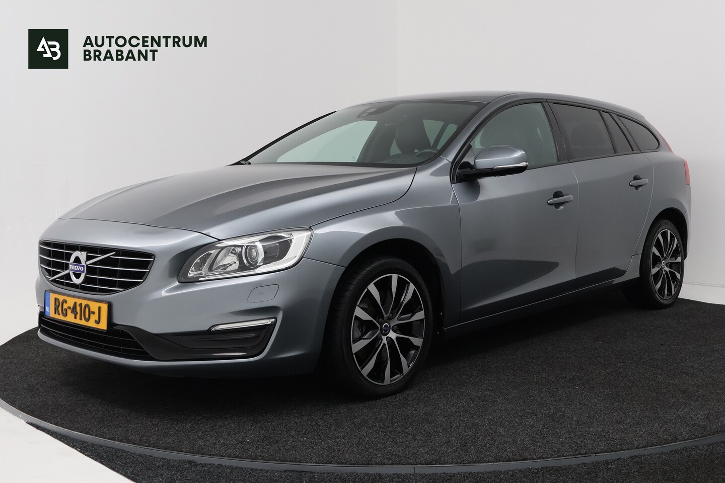 Volvo V60 - 2.0 T3 Polar+ Dynamic (TREKHAAK, STOELVERWARMING, NAVIGATIE, CRUISE CONTROL, PARKEERSENSOR - AutoWereld.nl