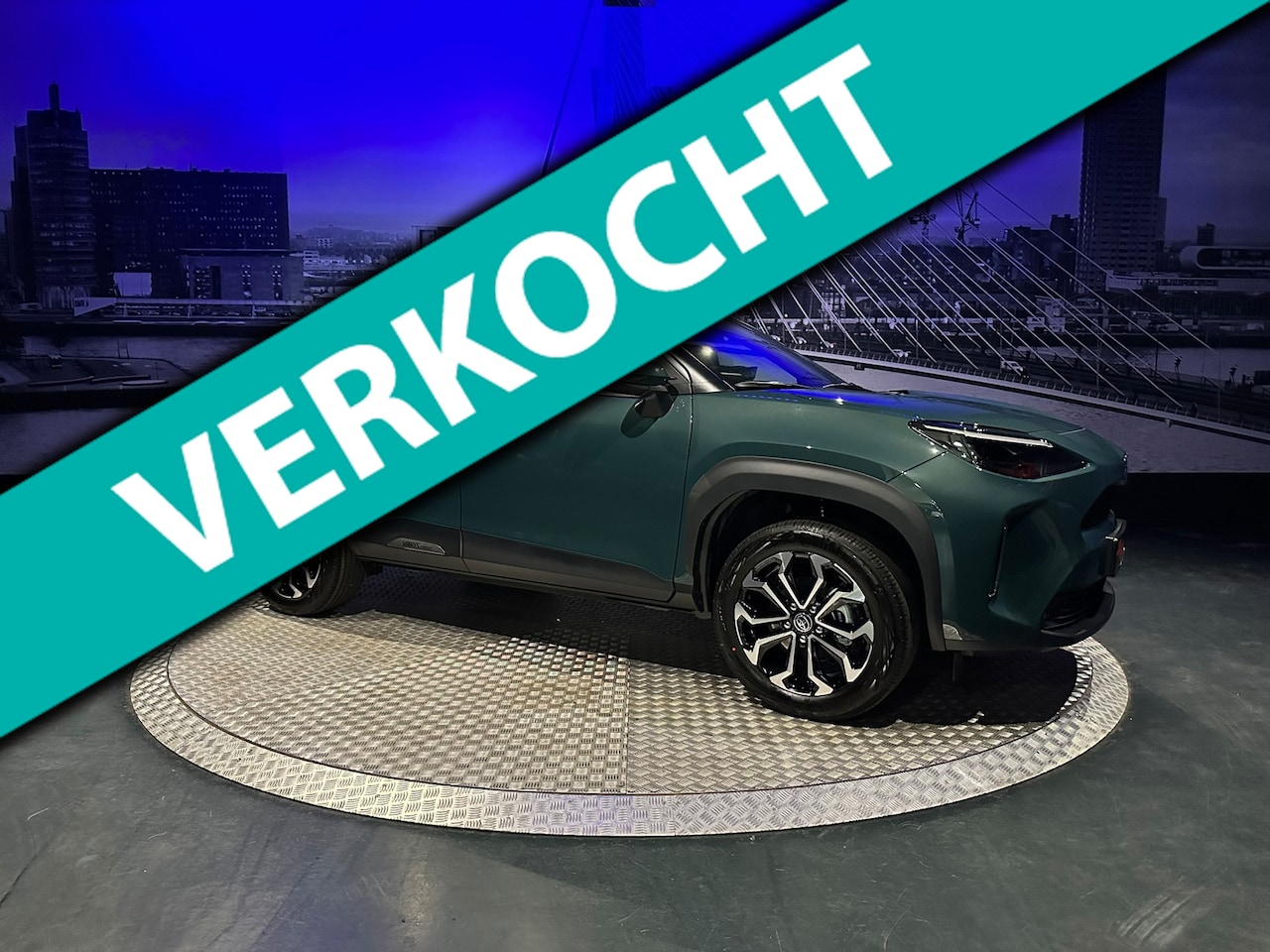 Toyota Yaris Cross - 1.5 Hybrid 130 Dynamic *Acc*Winterpakket*Camera*17inch* - AutoWereld.nl