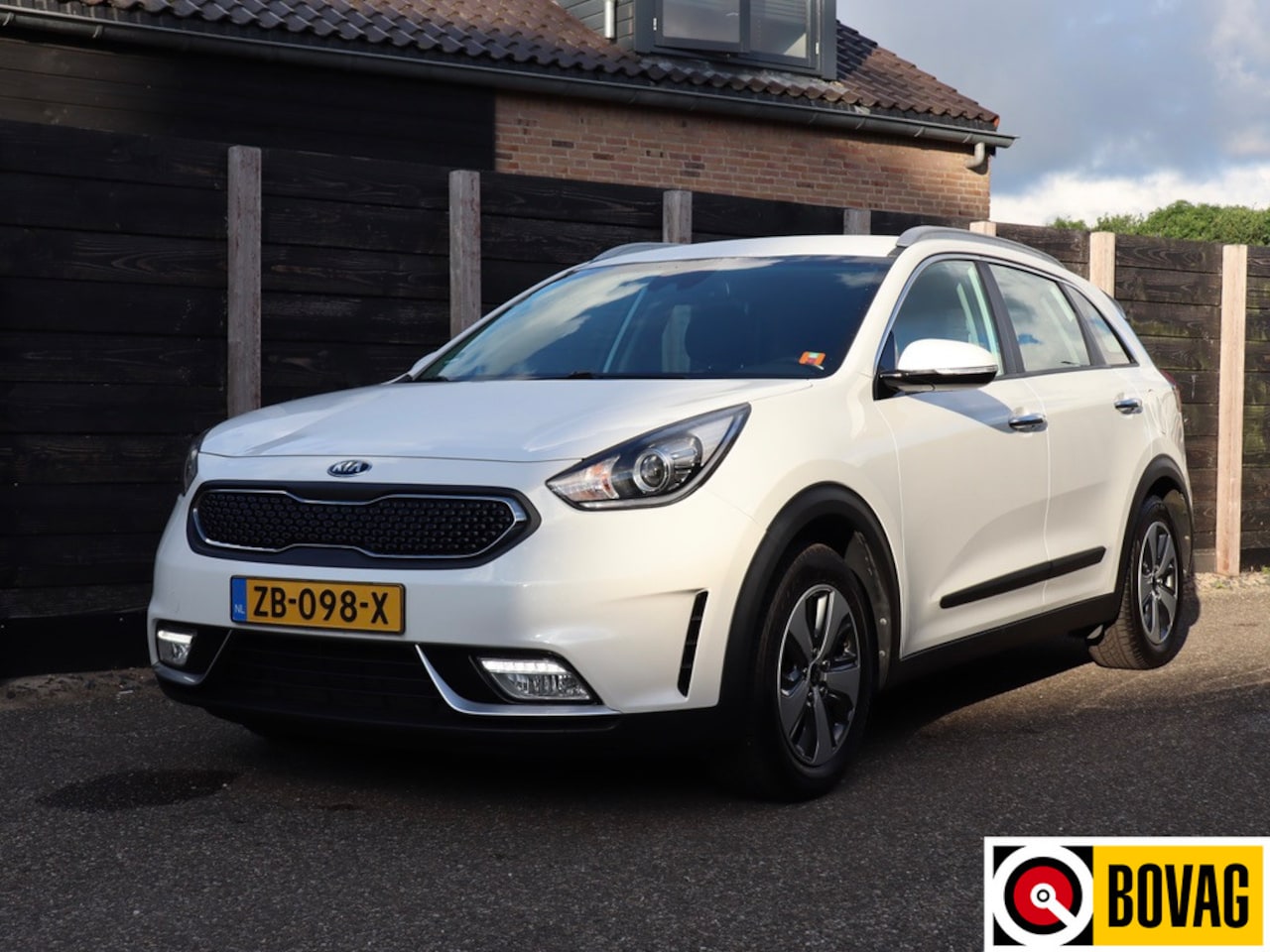Kia Niro - 1.6 GDi Hybrid DynamicLine NL-auto | Carplay - AutoWereld.nl