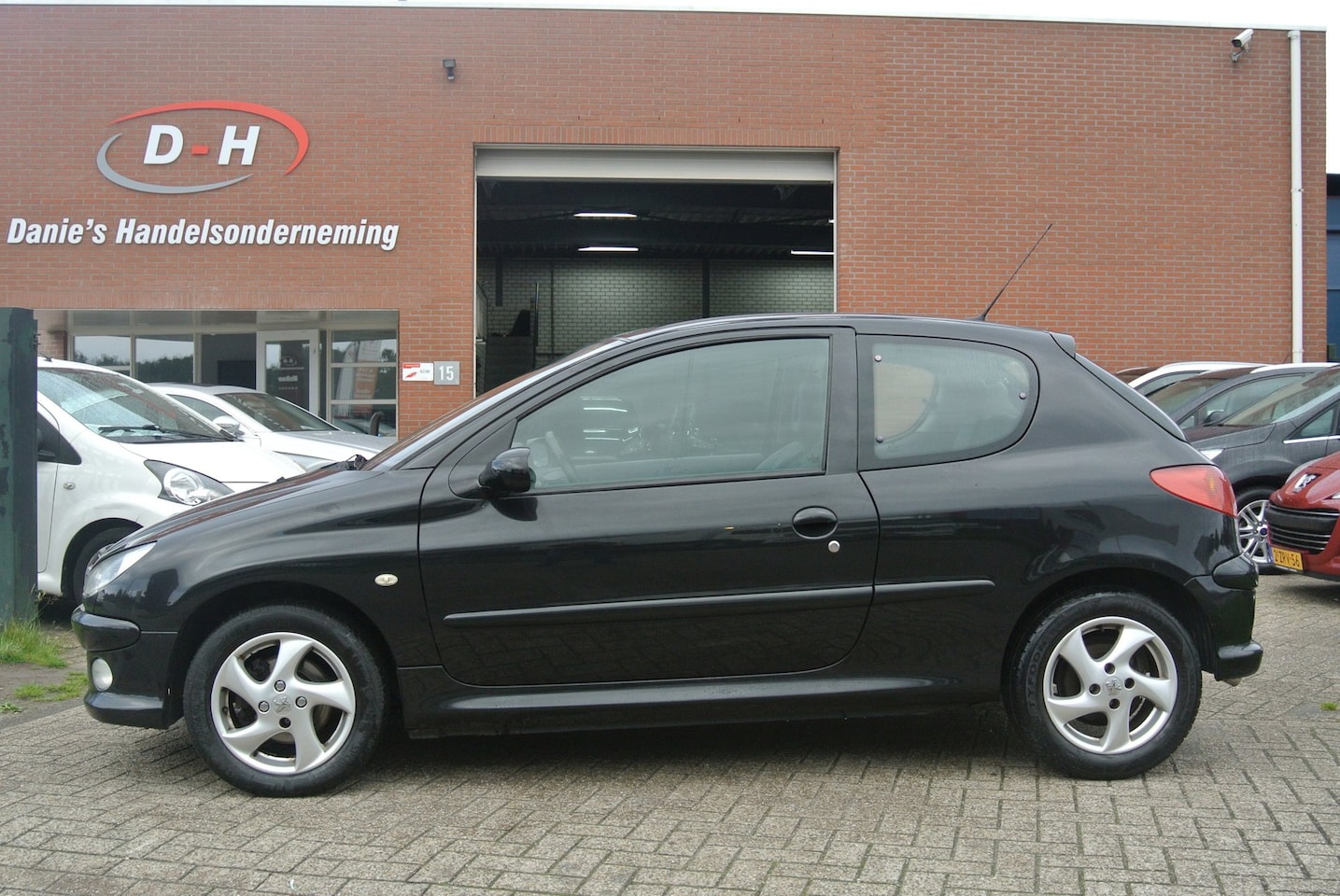 Peugeot 206 - 1.6-16V Griffe airco nieuwe apk inruil mogelijk nap - AutoWereld.nl