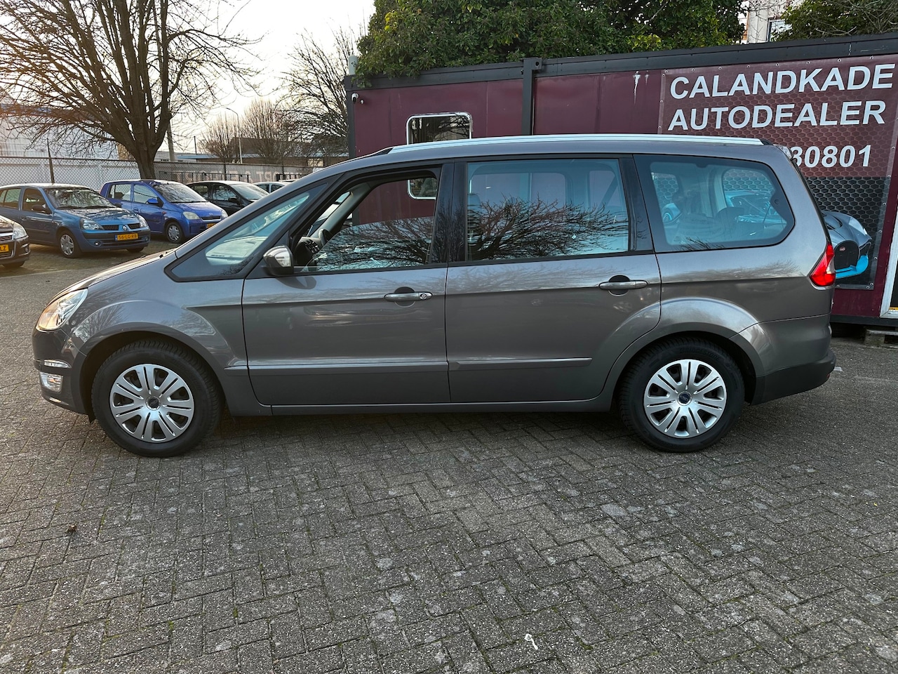 Ford Galaxy - 1.6 SCTi Trend Business 1.6 SCTi Trend Business,7 personen,Groote burt - AutoWereld.nl