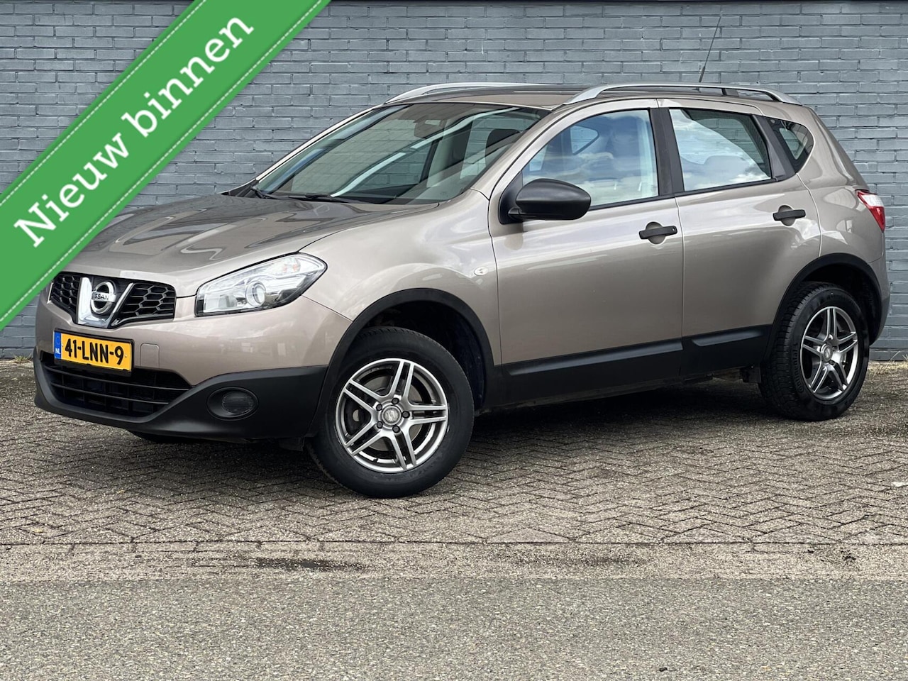 Nissan Qashqai - 1.6 Visia Airco Nieuwe APK Trekhaak - AutoWereld.nl