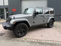 Jeep Wrangler - 2.8 CRD Black Edition II GRIJZE KENTEKEN
