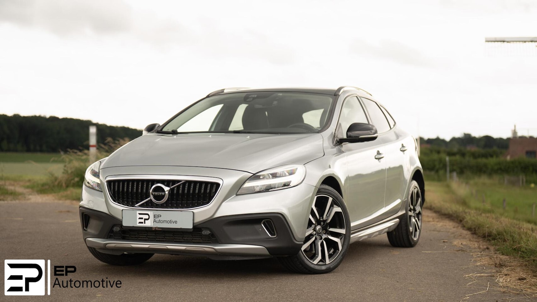Volvo V40 Cross Country - 2.0 T5 AWD Summum|Trekhaak|H&K Audio - AutoWereld.nl