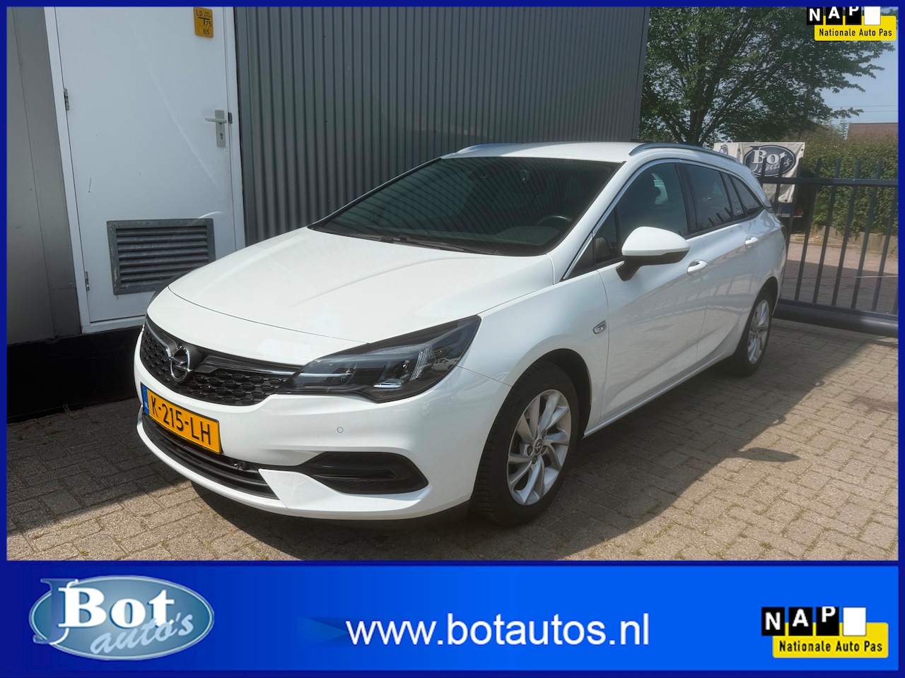 Opel Astra Sports Tourer - 1.2 Business Elegance / 1E EIGENAAR / TREKHAAK / CAMERA / NAVIGATIE / AIRCO / CRUISE CONTR - AutoWereld.nl