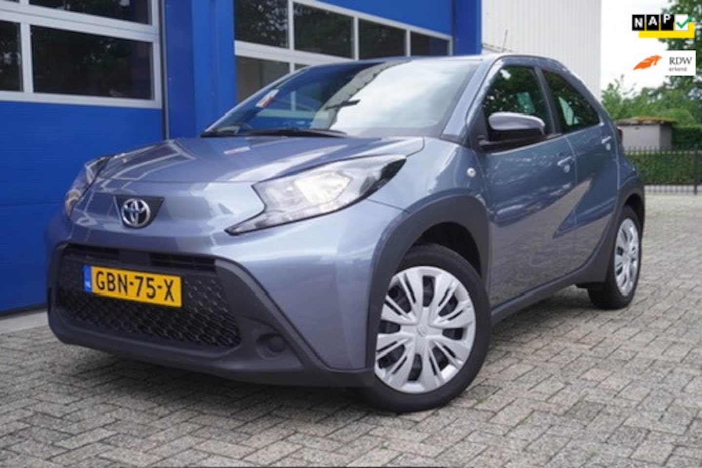 Toyota Aygo X - 1.0 VVT-i MT play 1.0 VVT-i MT Play - AutoWereld.nl