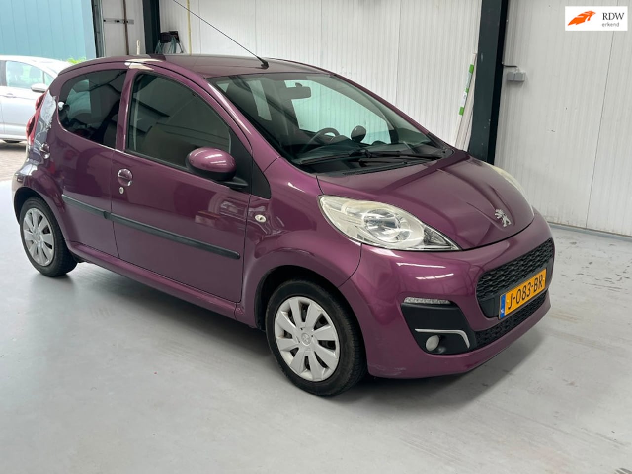 Peugeot 107 - 1.0 Urban Light Accent 68.250KM!!! - AutoWereld.nl