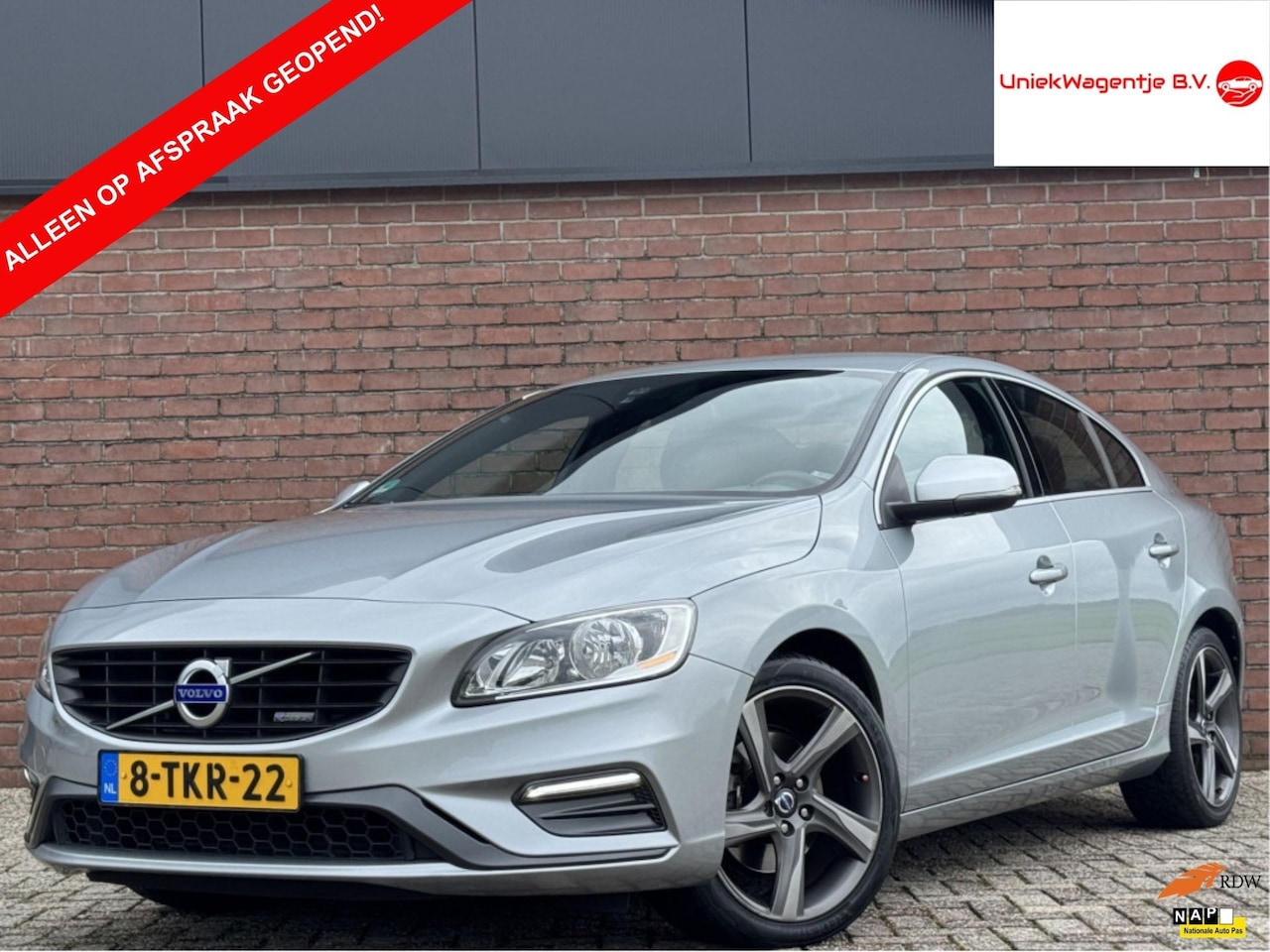 Volvo S60 - 1.6 T3 R-DESIGN | NL-AUTO! | DEALER OH! | NAVI! - AutoWereld.nl