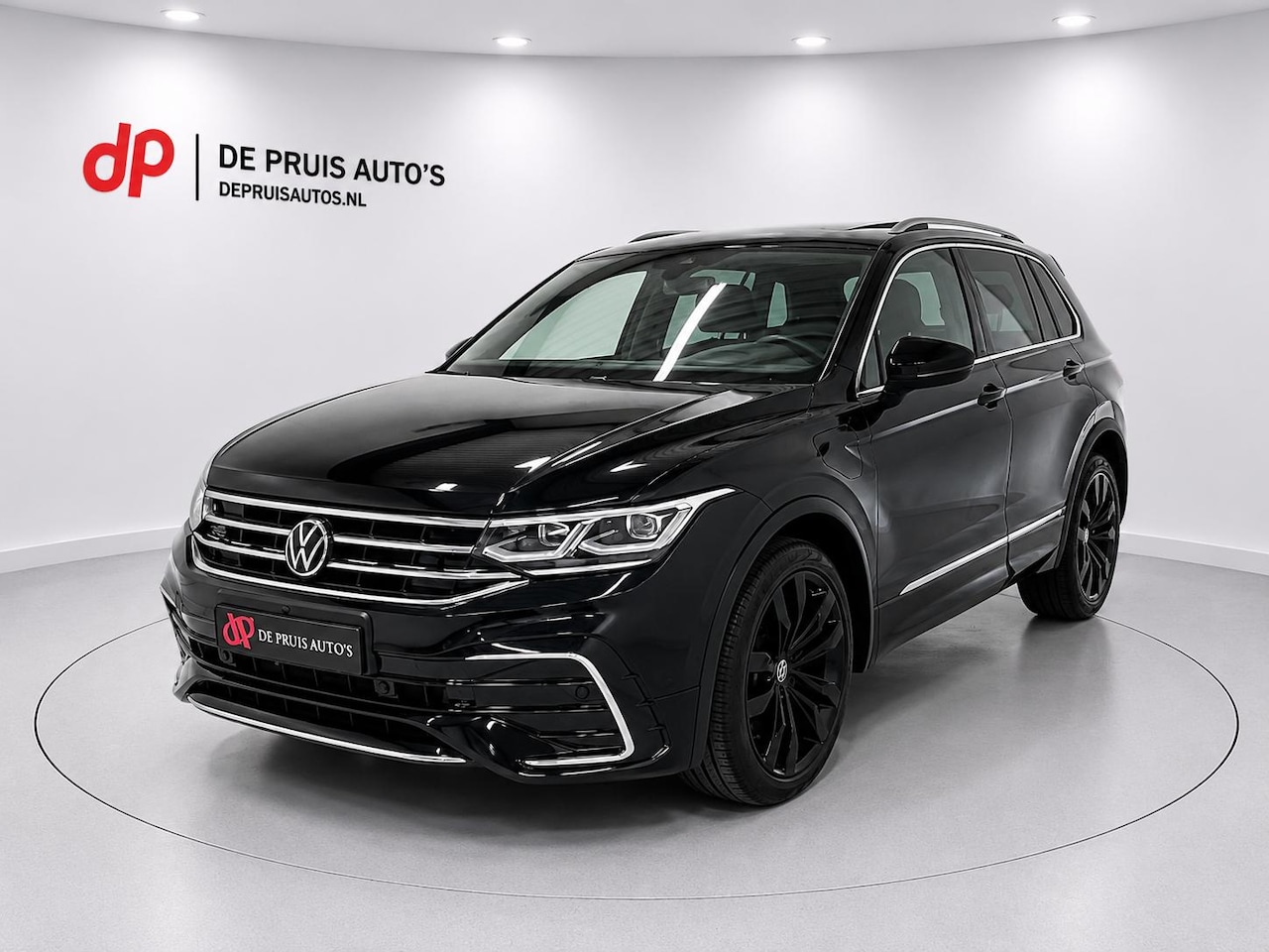 Volkswagen Tiguan - 1.4 TSI eHybrid R-Line Business+ Black 245PK IQ.Light Matrix Pano Head Up 20 Inch Memory L - AutoWereld.nl