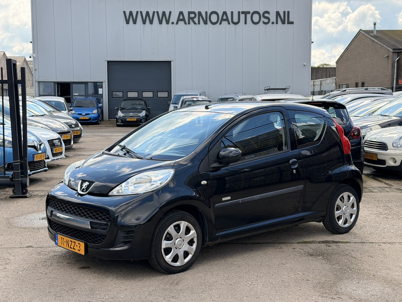 Peugeot 107 - 1.0-12V Millesim 200 1.0-12V Millesim 200, AIRCO, APK TOT 08-06-27, STUURBEKRACHTIGING, ELEK-RAMEN, ISOFIX, RAD - AutoWereld.nl