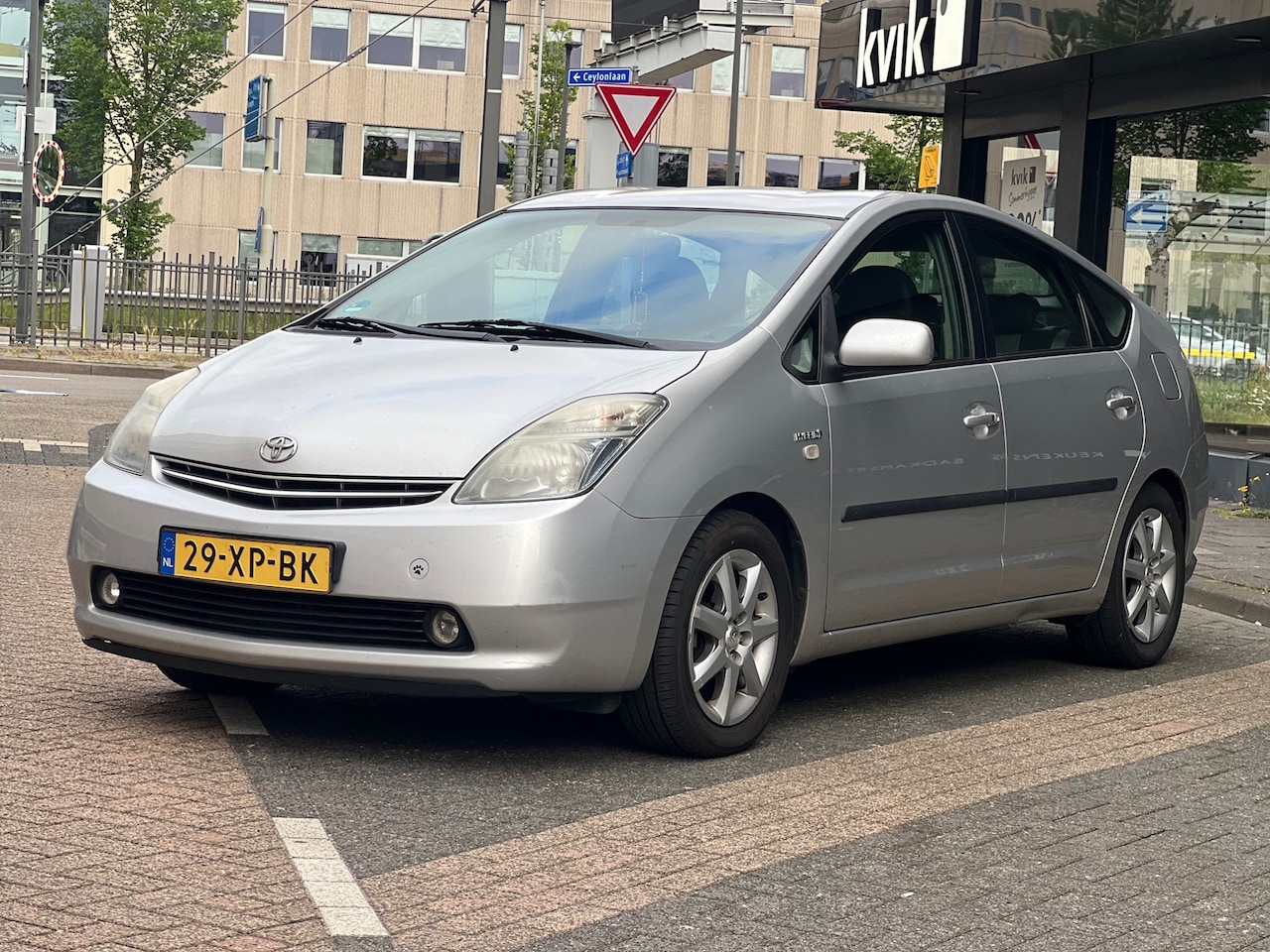 Toyota Prius - 1.5 VVT-i Tech Edition 1.5 VVT-i Tech Edition - AutoWereld.nl