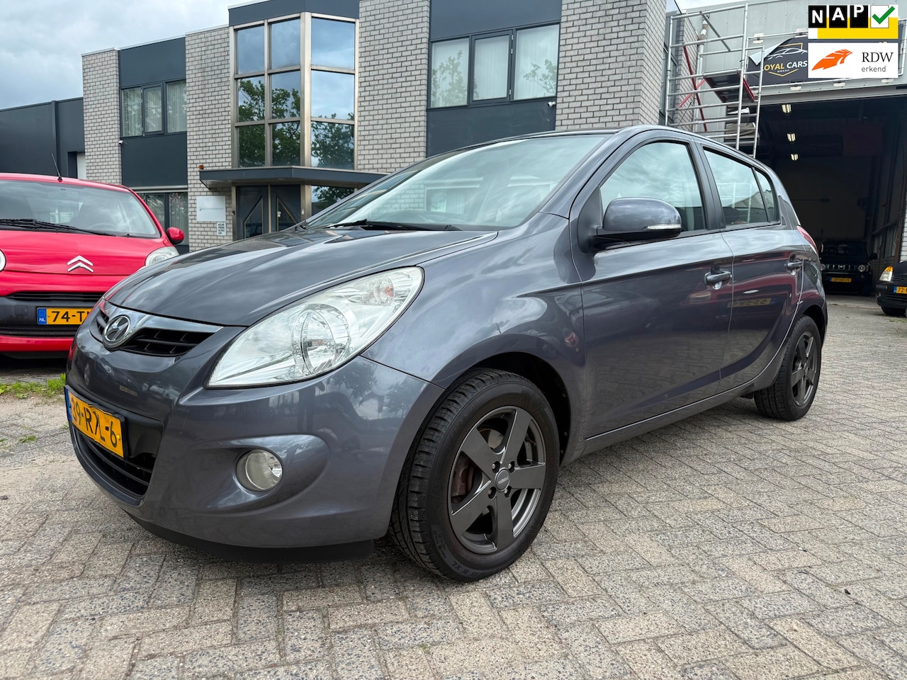 Hyundai i20 - 1.2i i-Motion Airco Elektr Ramen Aux - AutoWereld.nl