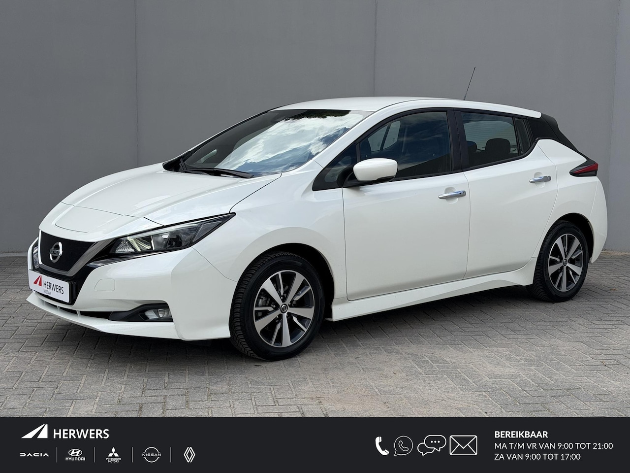Nissan LEAF - Acenta 40 kWh / Dealer Onderhouden / Navigatie via Apple Carplay & Android Auto / Camera / - AutoWereld.nl