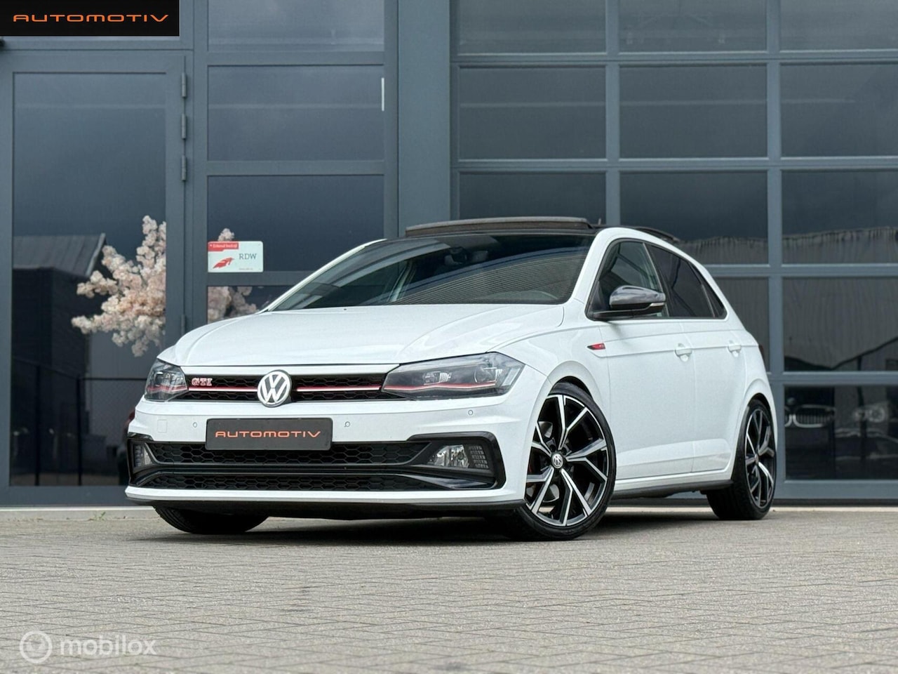 Volkswagen Polo - 2.0 TSI GTI BEATS / PANO / VIRTUAL - AutoWereld.nl