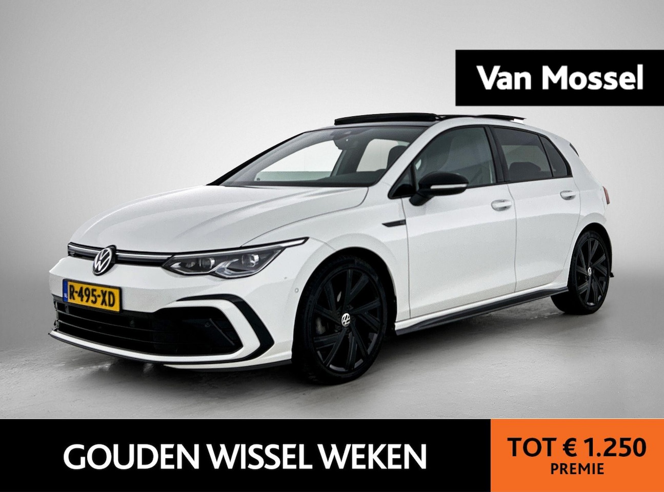 Volkswagen Golf - 1.5 eTSI R-LINE | PANORAMADAK | BLACK OPTIEK | 18 INCH LICHTMETALEN VELGEN | STUUR & STOEL - AutoWereld.nl
