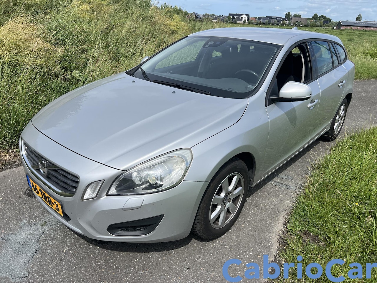 Volvo V60 - 1.6 T3 Kinetic Topconditie - AutoWereld.nl