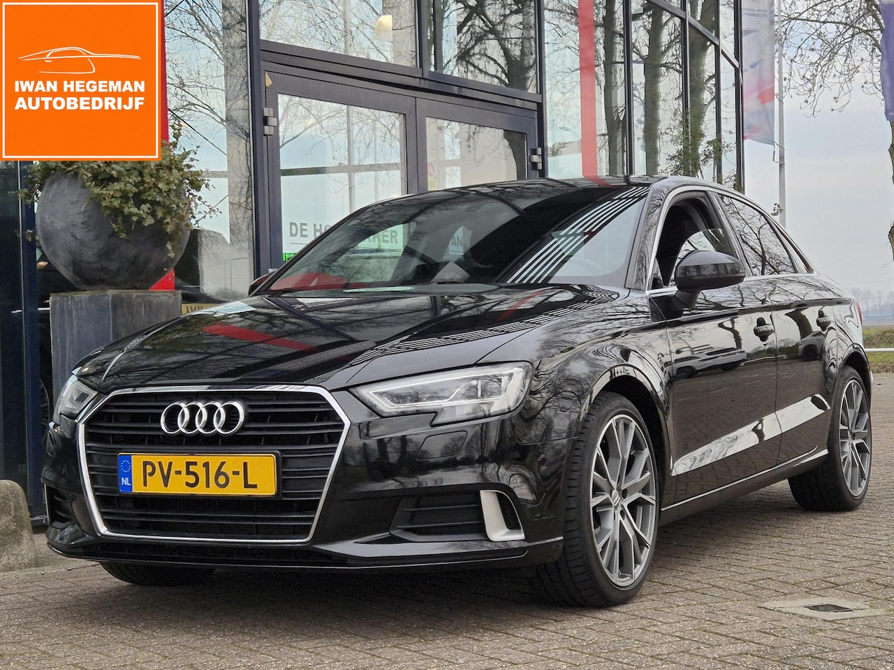 Audi A3 Limousine - 1.0 TFSI Sport Lease Edition AUTOMAAT | Navigatie | Climate Control | Parkeersensoren | Li - AutoWereld.nl