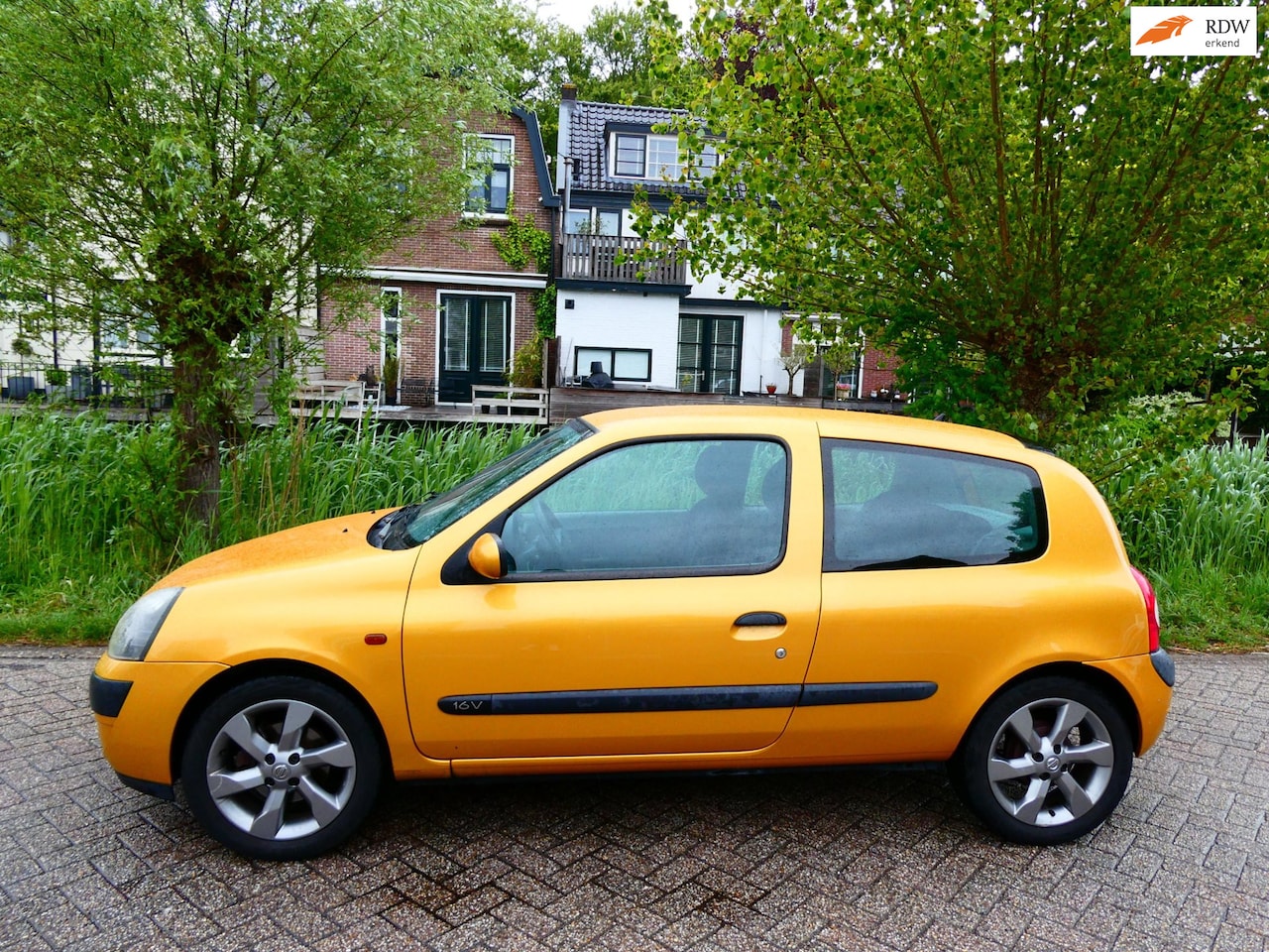 Renault Clio - 1.2-16V Automaat Zuinig 4-Cilinder Nette auto - AutoWereld.nl