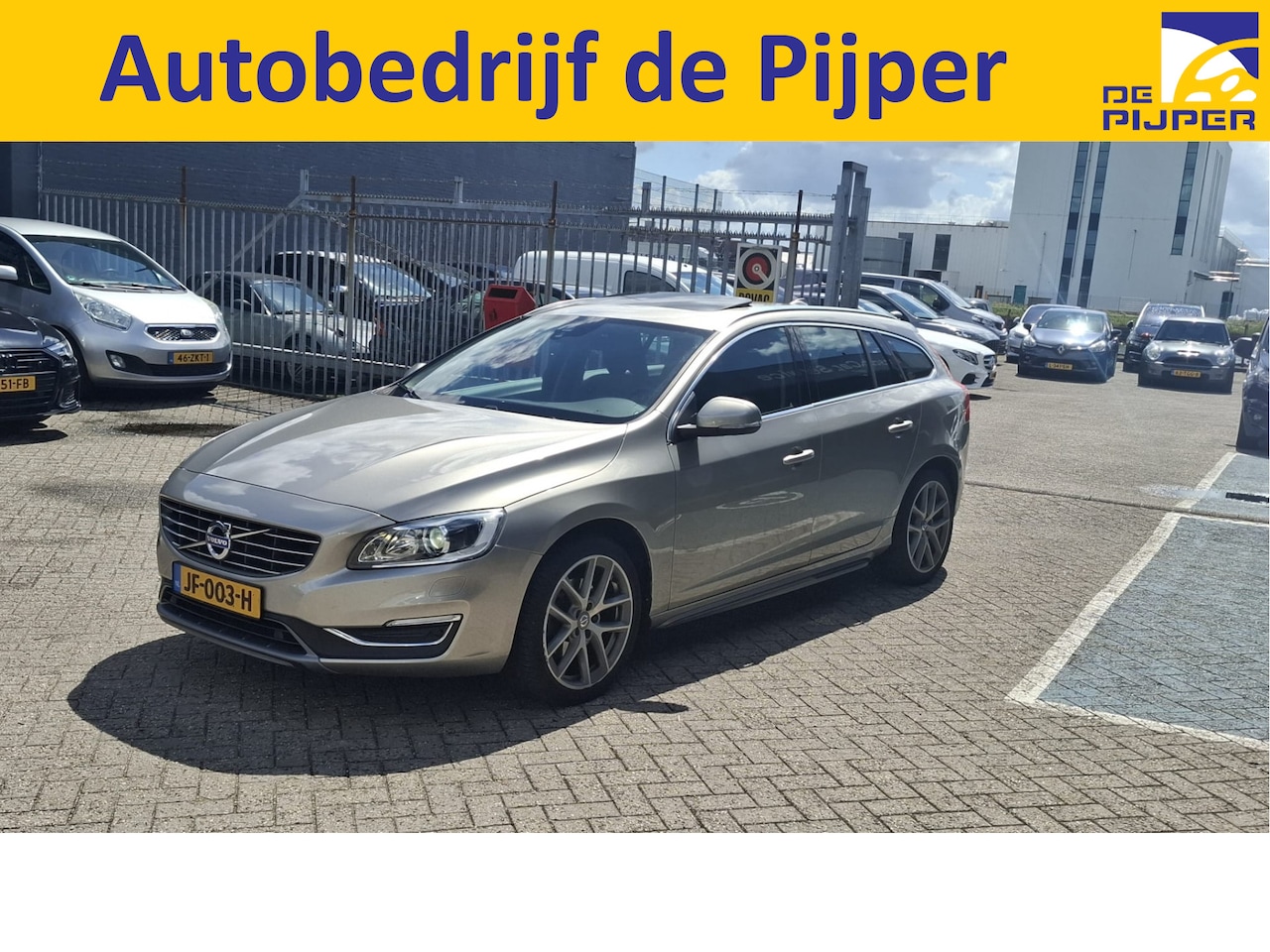 Volvo V60 - 2.0 T4 Summum 2.0 T4 Summum ,ORGINEEL NEDERLANDSE AUTO, BOEKJES,NAP EN ONDERHOUDSHISTORIE - AutoWereld.nl