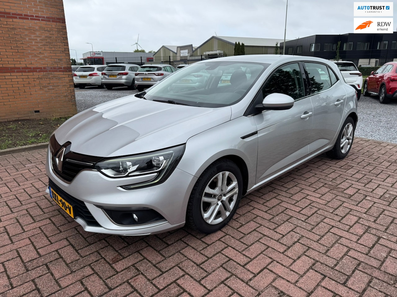 Renault Mégane - 1.5 Blue dCi Limited 1.5 Blue dCi Limited, Euro 6, Automaat, Apple Carplay, PDC, - AutoWereld.nl