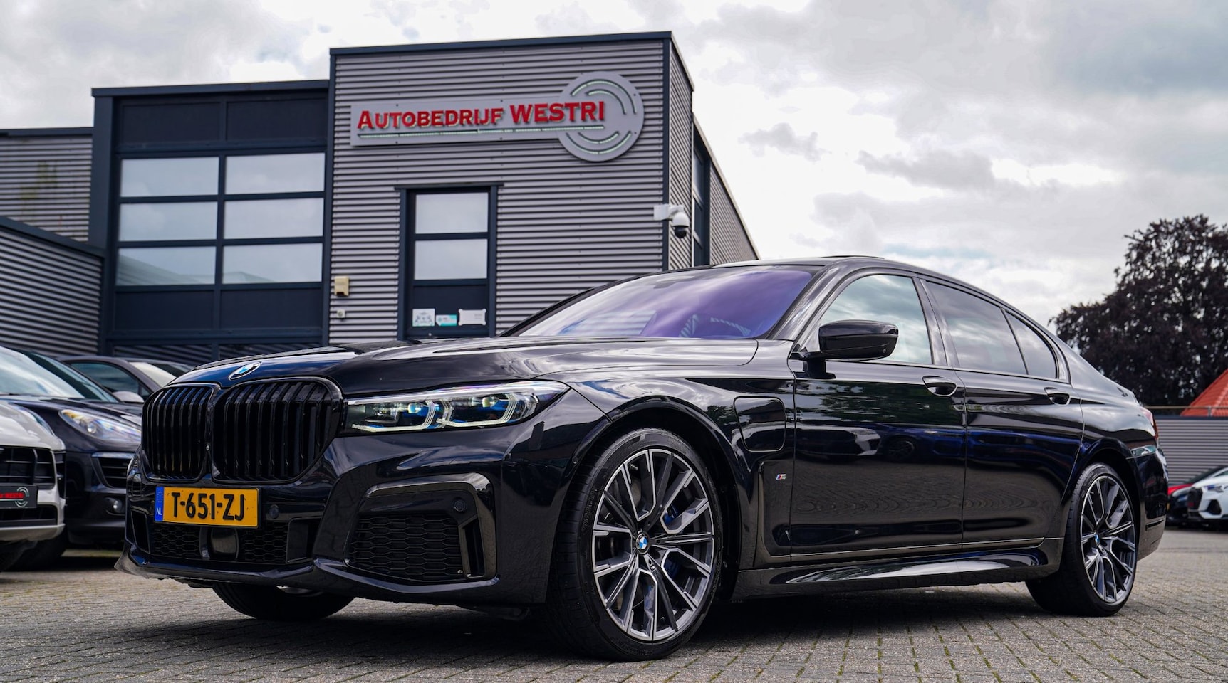 BMW 7-serie - 745e High Executive | Stoelverkoeling | Stuurwiel verwarming | Massage | Harman/Kardon - AutoWereld.nl