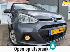 Hyundai i10 - 1.0i i-Motion Comfort 5 drs van 1ste Eig met navigatie en bluetooth en airco