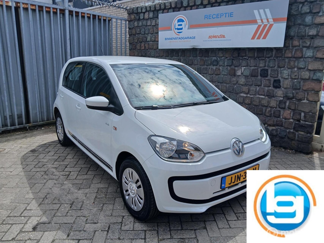 Volkswagen Up! - 1.0 club - AutoWereld.nl