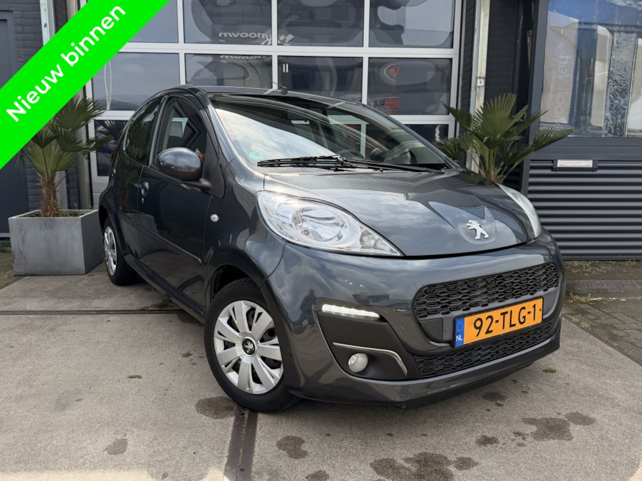 Peugeot 107 - 1.0 Active Automaat Airco 5drs NAP! Inruil mogelijk! - AutoWereld.nl