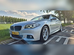 BMW 5-serie Touring - 520i M Sport High Executive 184pk Touring / F11 / All-black / Trekhaak / Xenon