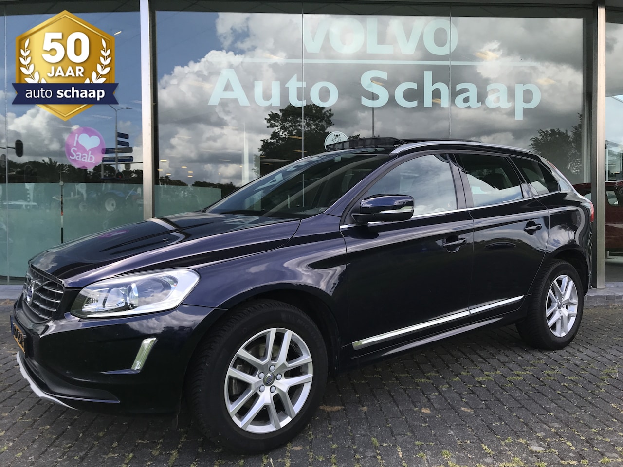 Volvo XC60 - 2.0 T5 FWD Polar+ Automaat | Rijklaar incl garantie | Panoramadak Trekhaak afneembaar Stan - AutoWereld.nl