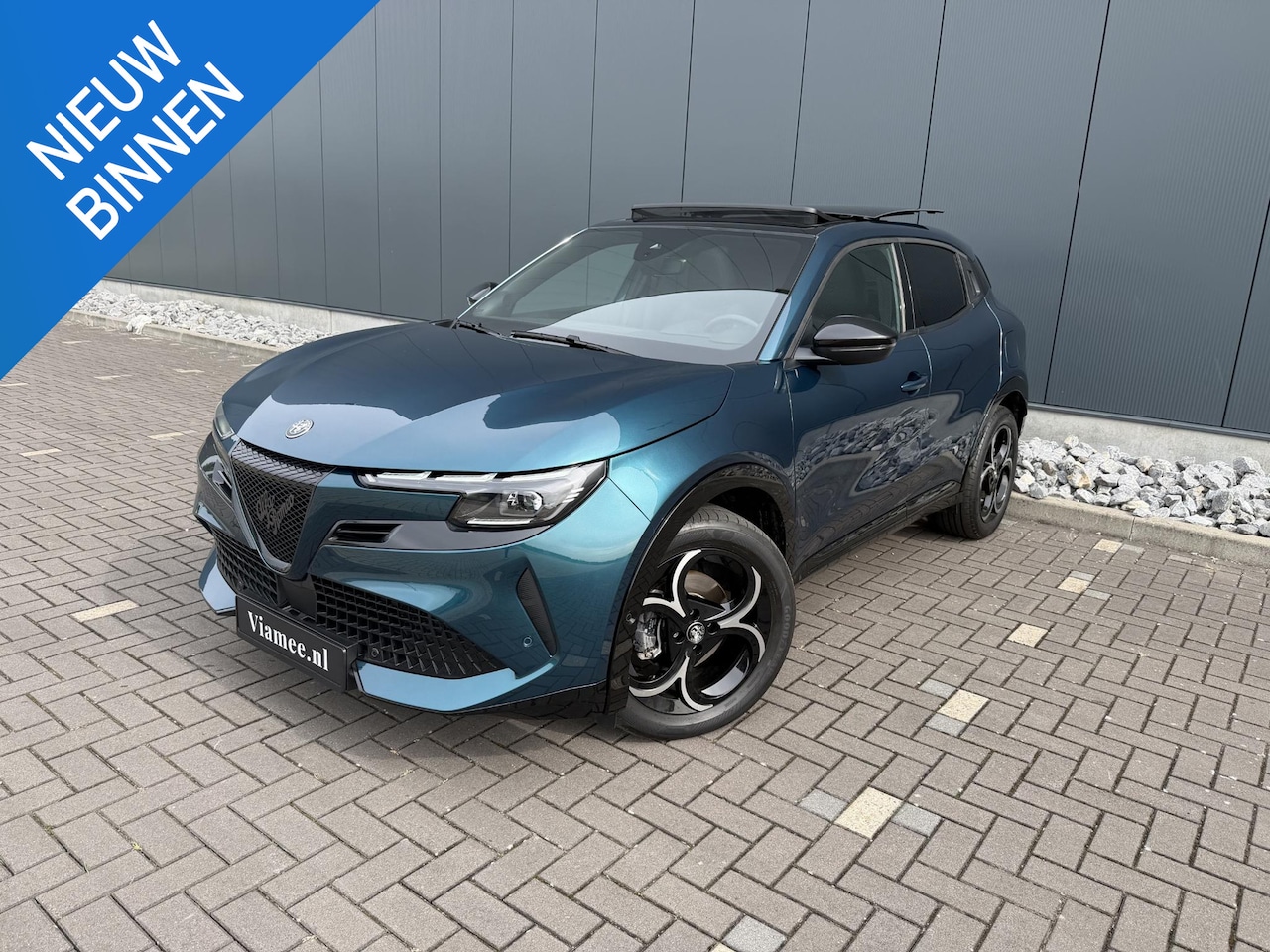 Alfa Romeo Junior - 1.2 Turbo Hybrid Ibrida Speciale | PANO | Massage | Dodehoekdetectie | Camera - AutoWereld.nl