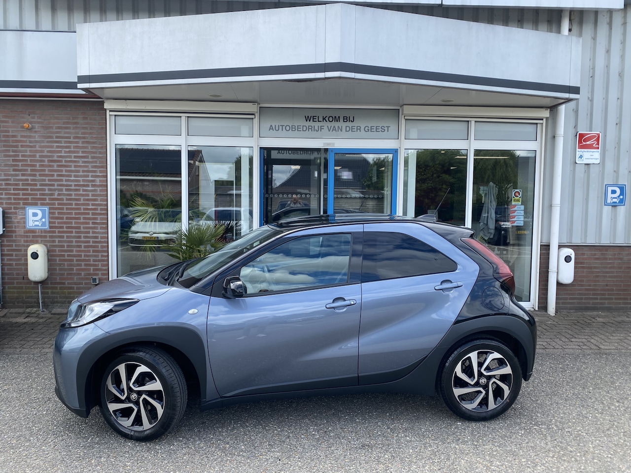 Toyota Aygo X - 1.0 VVT-i MT Team D Bi-Tone Apple Carplay Android Auto - AutoWereld.nl