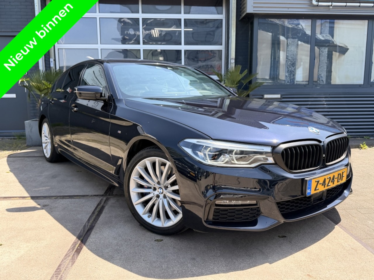 BMW 5-serie - 530e iPerf M-pakket Schuifdak 360*! Inruil mogelijk! - AutoWereld.nl