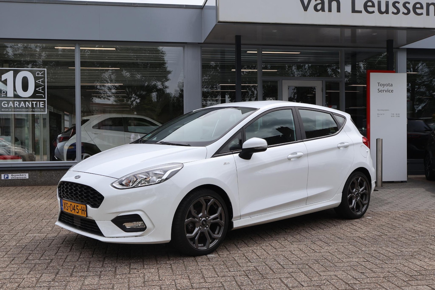 Ford Fiesta - 1.0 ECOBOOST ST-LINE CRUISE DRAADLOZE TEL.LADER APPLE/ANDROID AIRCO - AutoWereld.nl